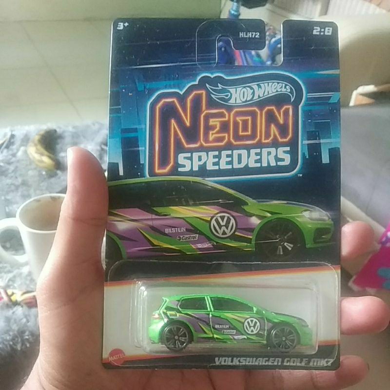 Hot Wheels Neon Speeders 2017 Volkswagen Golf Mk7 / HotWheels Neon Speeders 2017 Volkswagen Golf Mk7