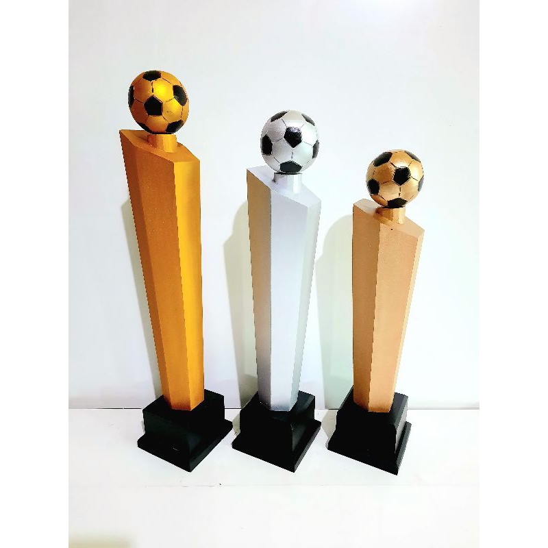 Piala kayu sepak bola paketan