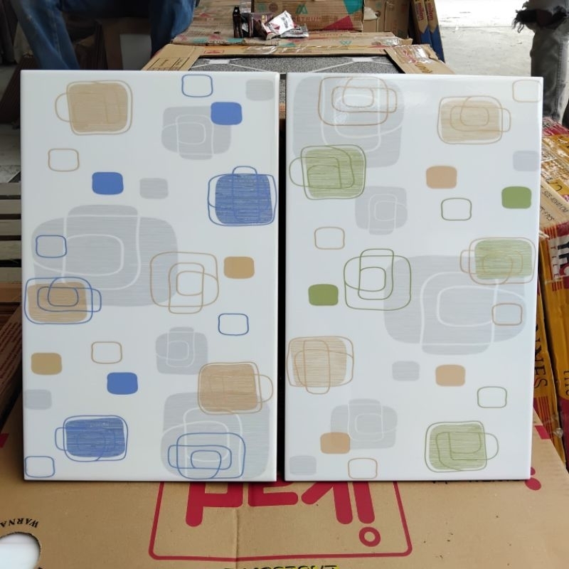 KERAMIK 25X40 HITAM PUTIH  MINIMALIS