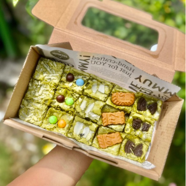 

FUDGY BROWNIES MATCHA SIZE 10X20 CM