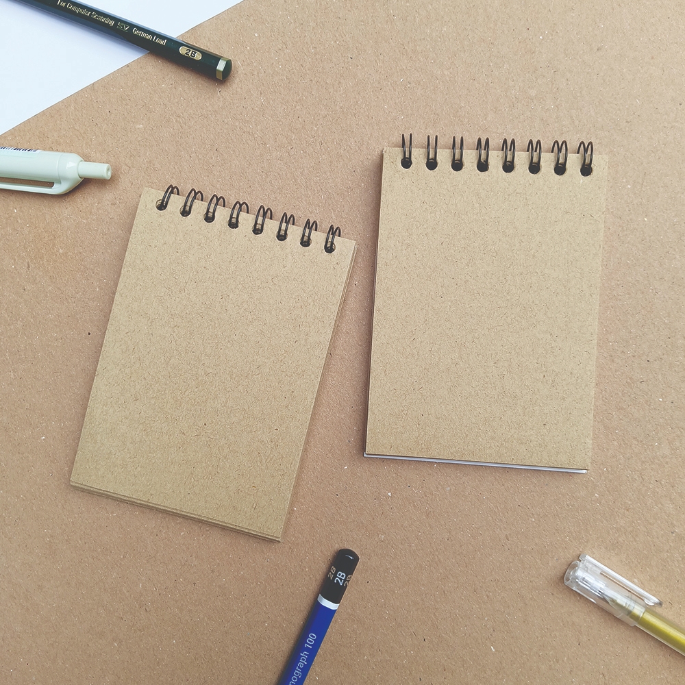 

BUKU SKETSA A7/ SKETCHBOOK / SKETCHBOOK A7 BROWN / SKETCHBOOK GAMBAR CATATAN