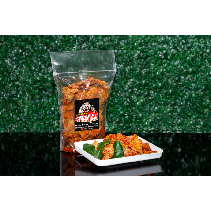 

Keripik Kulit Ayam Crispy Pedas Daun Jeruk Kriuk 1/2kg