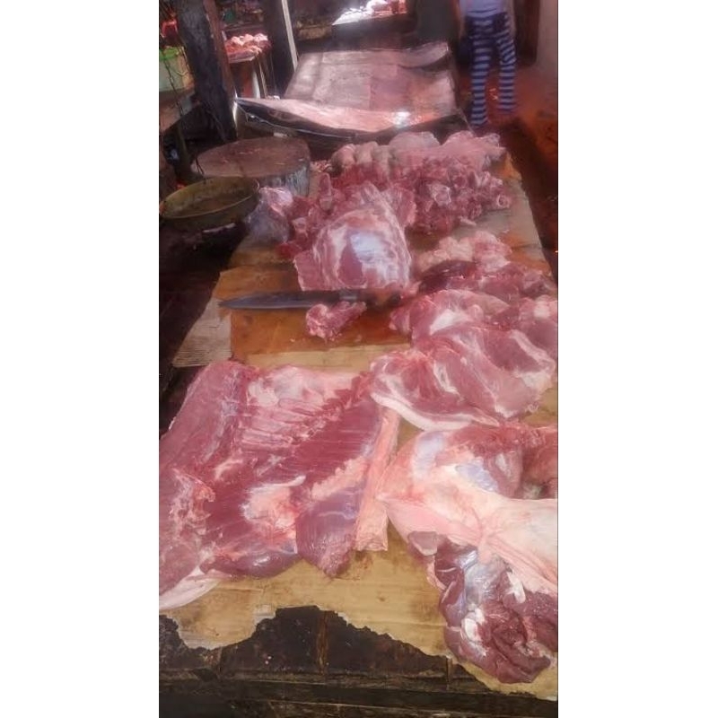 

DAGING BABI FRESH 1KG/ DAGING BABI/PORK FRESH SEGAR PEMOTONGAN SETIAP PAGI.