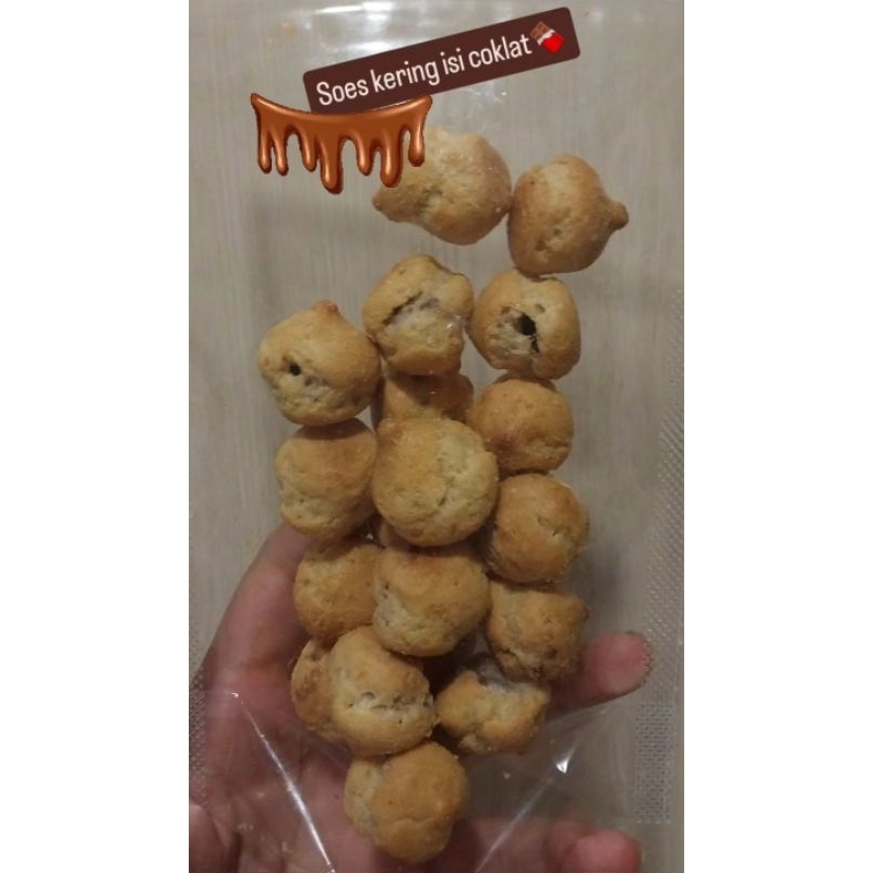 

Soes Kering Isi Coklat