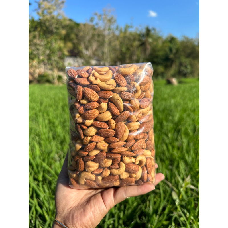 

mak ella MIX NUTS ALMOND DAN KACANG METE 500gr/1000gr