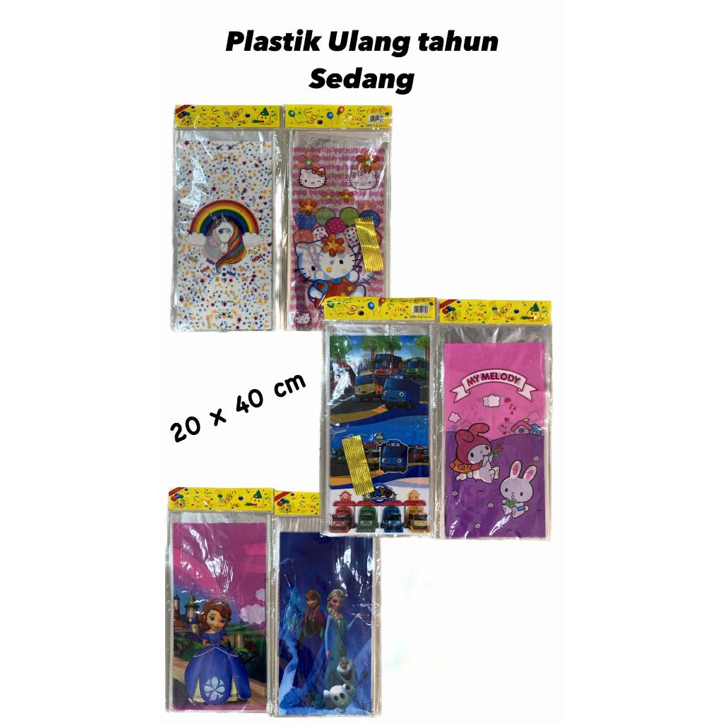 

plastik opp ultah isi 10 lembar import ( tebal) bergambar full colour karakter ukuran sedang ( 20x40 cm) atau besar ( 25x 50 cm)