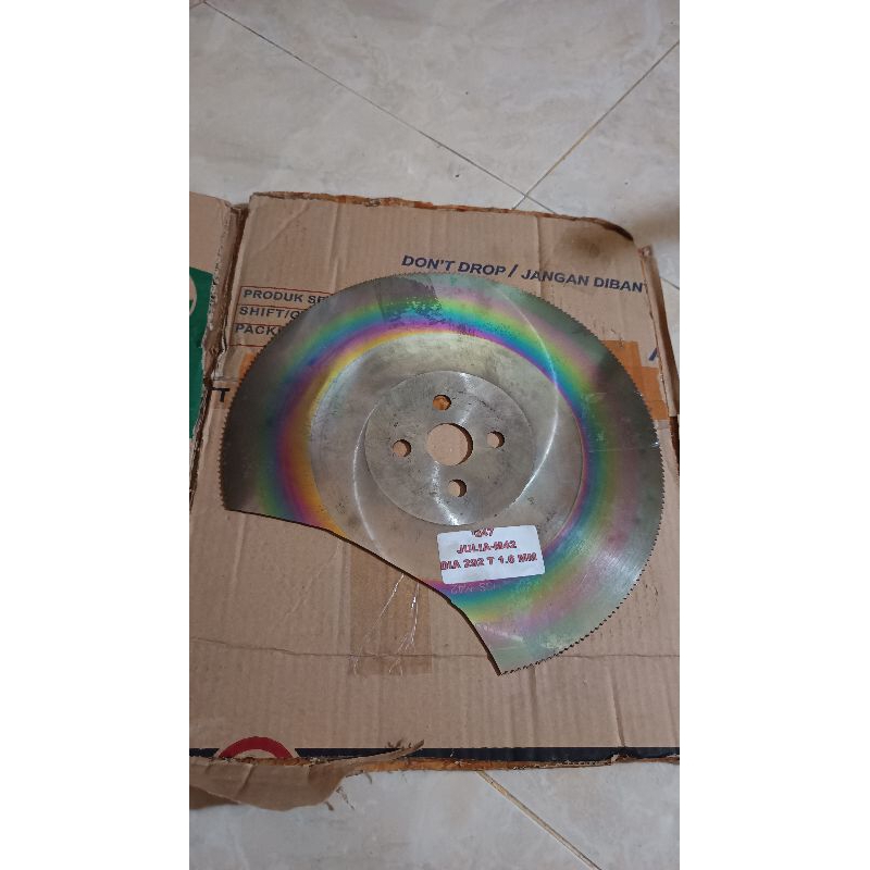 HSS Julia Italy M42 Baja Pelangi 1,6mm Bahan Pisau