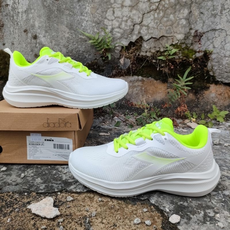 Sepatu Putih Diadora Size 36