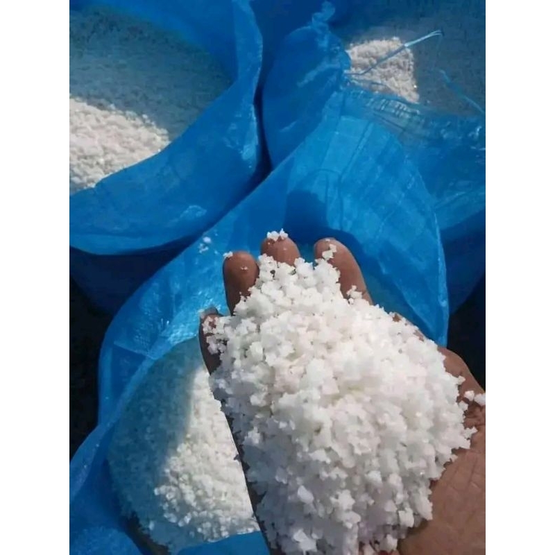 

garam grosok putih asli dari petani. cocok buat masak. dan buat campur pakan ternak dll