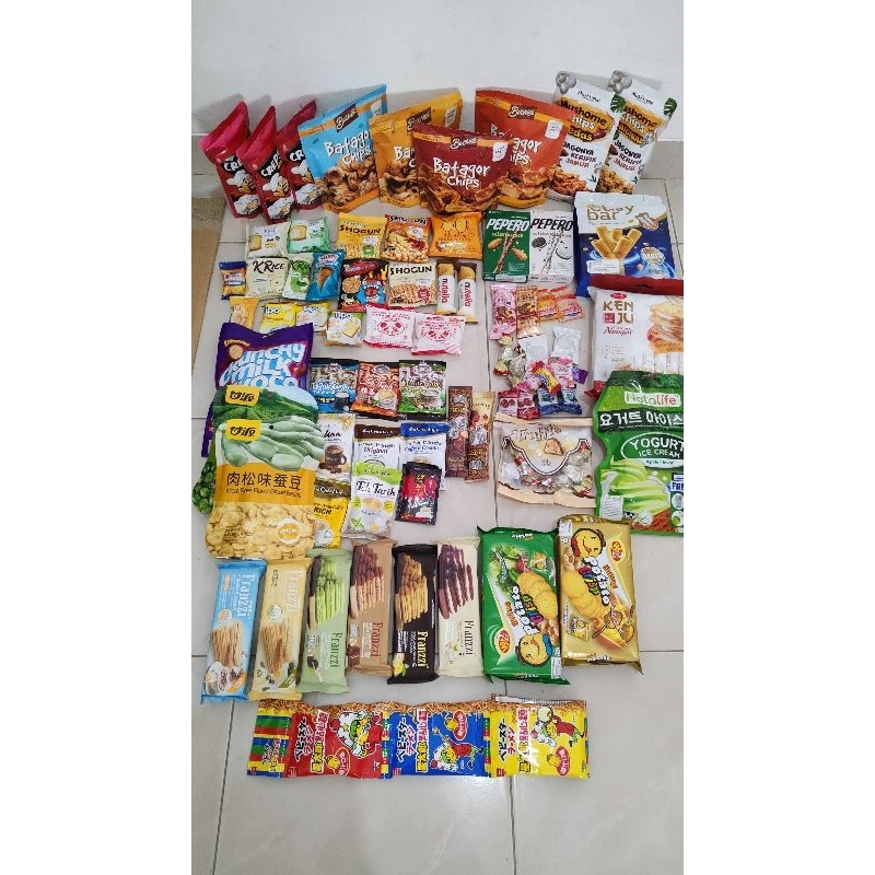 

Snack lokal nd import ecer by request