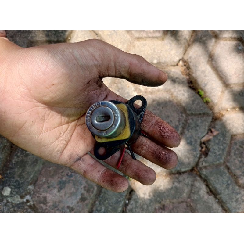 kunci kontak original c70