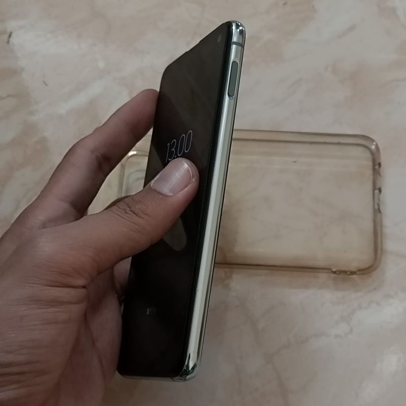 Samsung S10e 6/128GB Second Murah