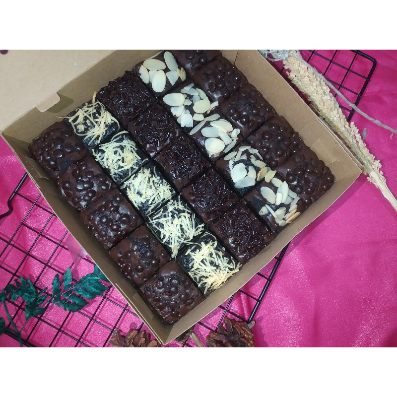 

Brownies Fudgy 20x20 Sekat Mix