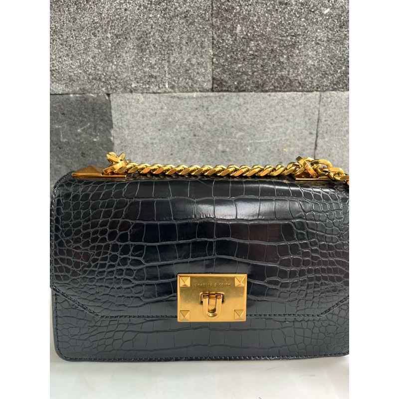 ( preloved) CHARLES AND KEITH