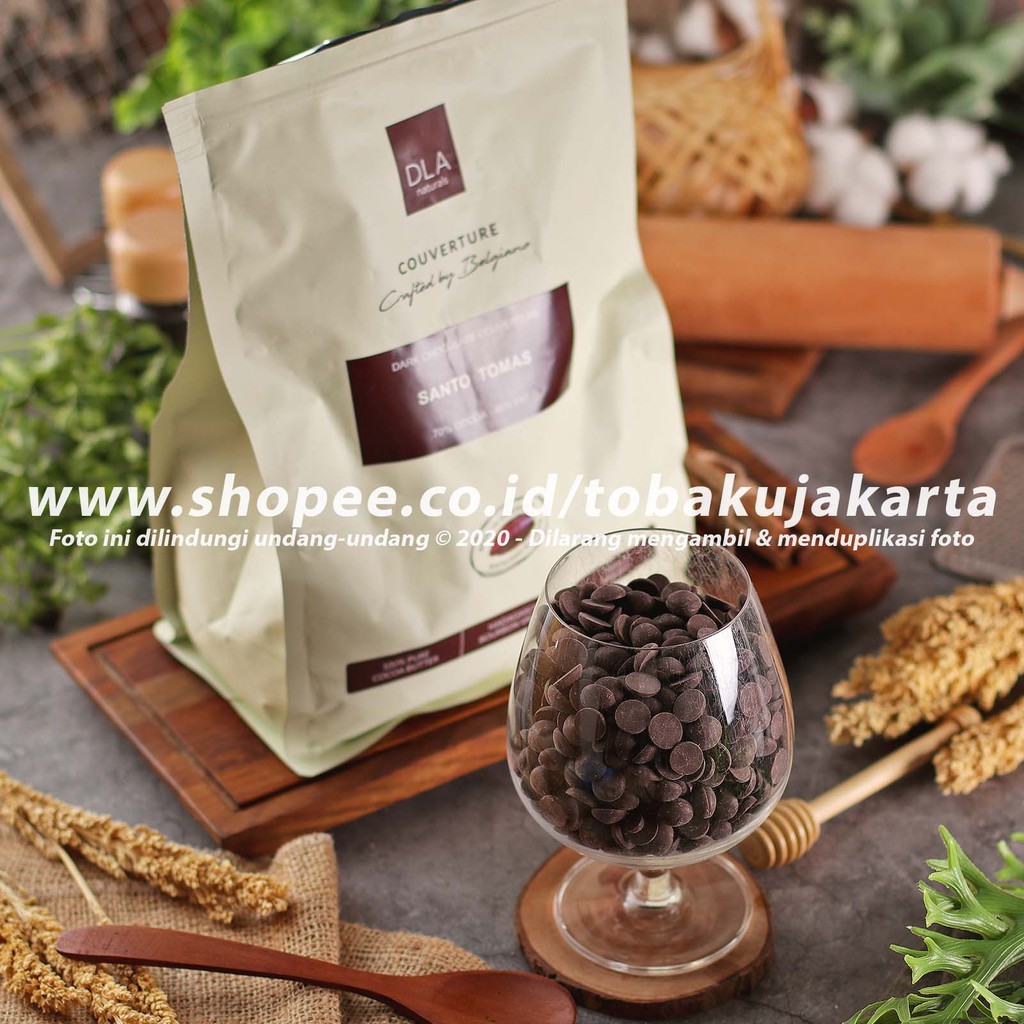 

DLA Naturals - Santo Tomas 70% 1kg Dark Couverture Chocolate Coin Koin