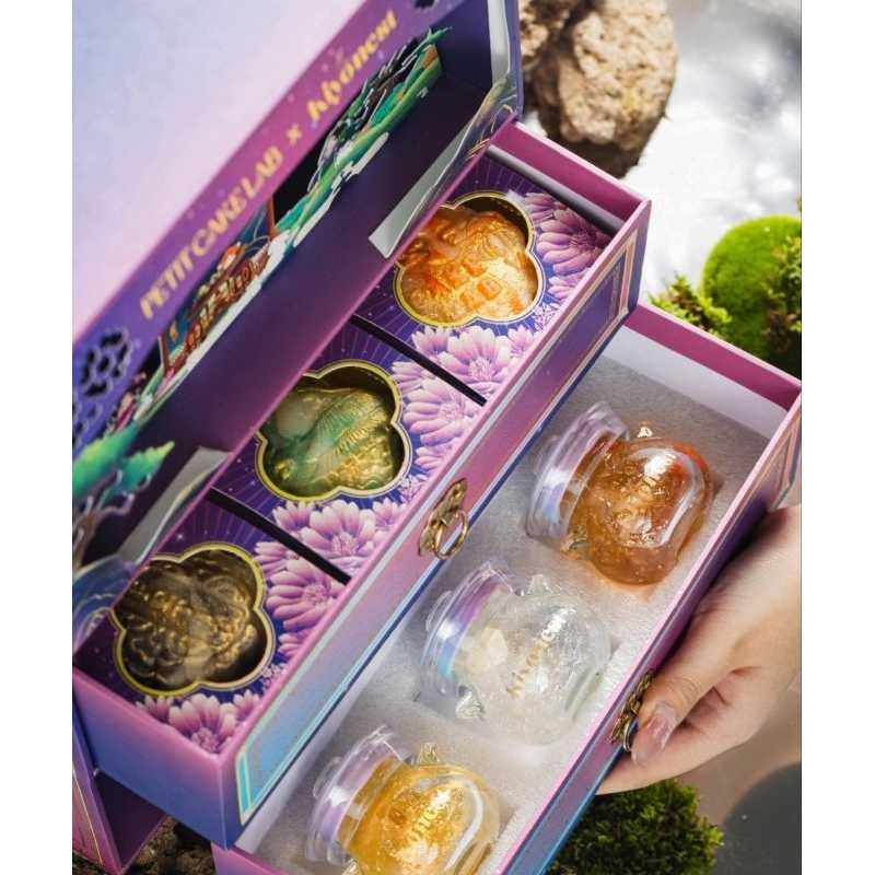 

SNOWSKIN MOONCAKE PREMIUM & BIRDNEST EXCLUSIVE HAMPERS SNOW SKIN MOON CAKE BIRD NEST GIFT BOX