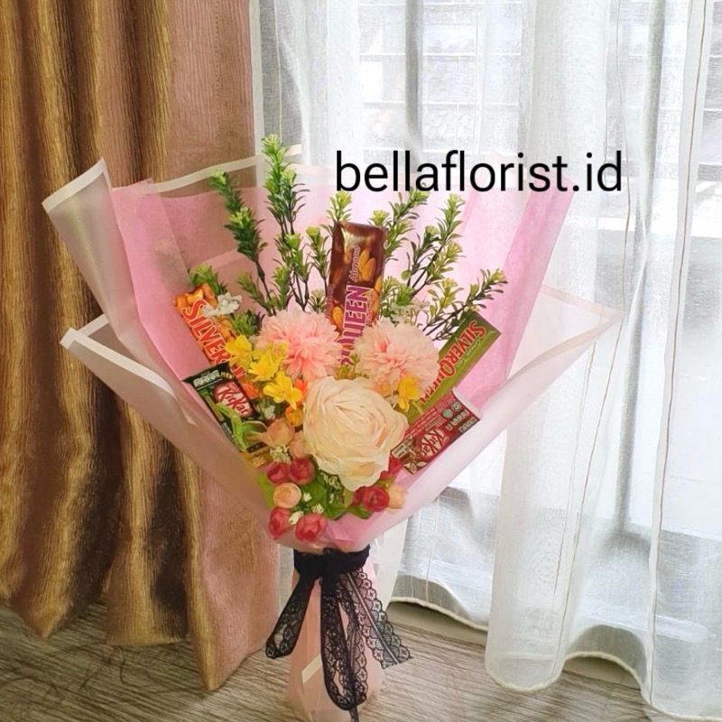 BF - Buket Silverqueen Kitkat Coklat Pink / Hand Bouquet Coklat Custom / Buket Bunga Valentine Cokla