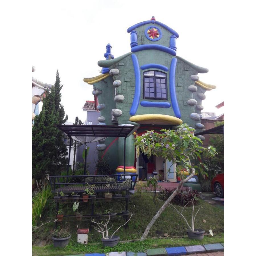 SEWA VILLA KARTUN Kota Bunga NA2 - Puncak Cipanas Bogor [ 2 KT & 2 KM ]