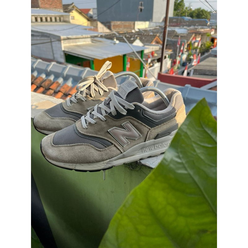 Sepatu Second NB 997H