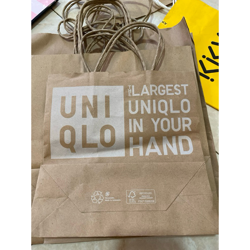 

preloved paperbag uniqlo