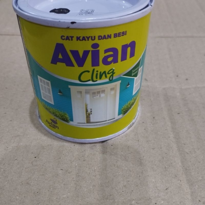 cat besi dan kayu Avian Cling 200 cc hitam dop
