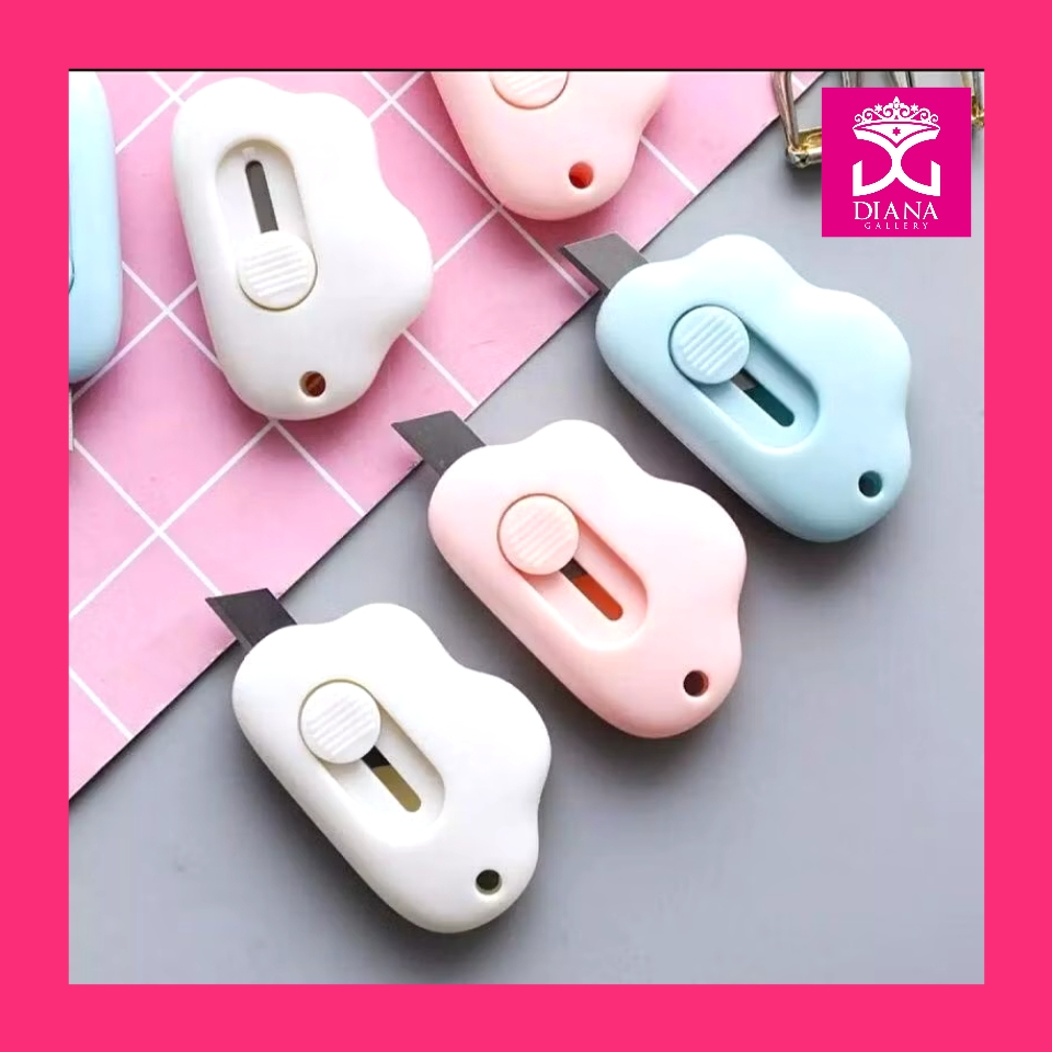 

CUTTER MINI PISAU KECIL PEMOTONG KERTAS