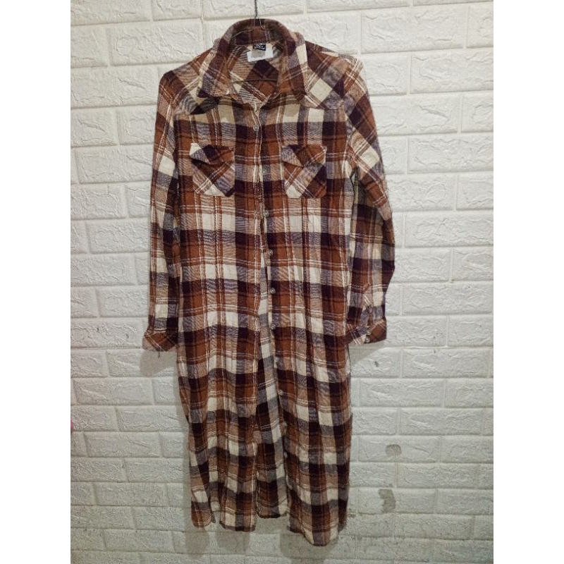 Preloved Kemeja Long Cewek Lengan Panjang Kotak