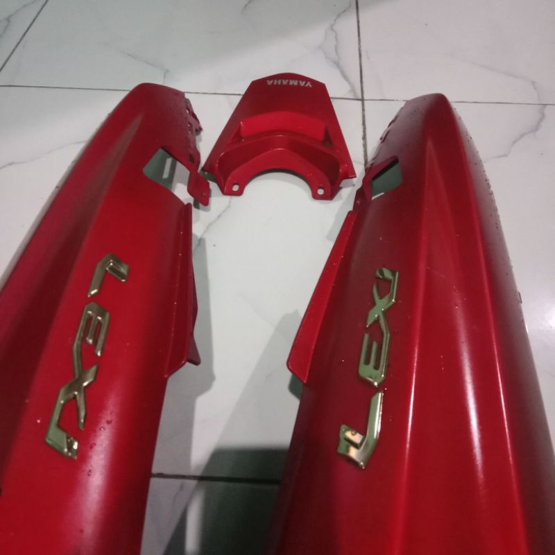 BODY SAMPING ples TUTUP PEPET BELAKANG YAMAHA LEXI ASLI ORIGINAL COPOTAN