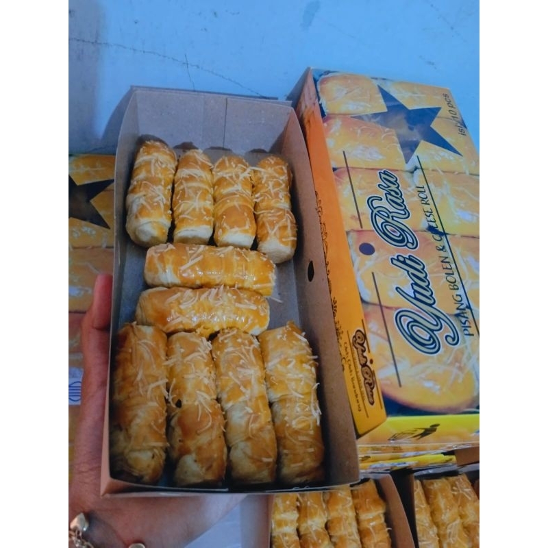 

chesee roll isi 10 pcs/makanan&cemilan