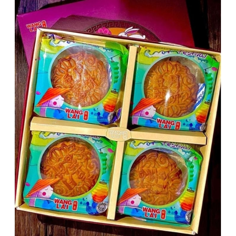 

MOONCAKE WANGLAI DURIAN KACANG TELUR ISI 4PCS TERLARIS ENAK MOON CAKE WANG LAI DURIAN KCG TELOR KUE BULAN HAMPERS GIFT SET