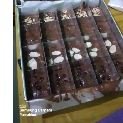 FUDGY BROWNIES/BROWNIES SEKAT/BROWNIES FUDGY 20X20 ISI 20 POTONG