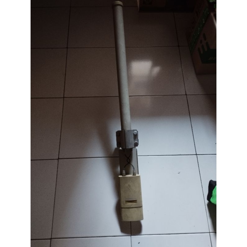 Ubiquity Rocket M5 + Ubiquity Antenna Omni AMO-5G13