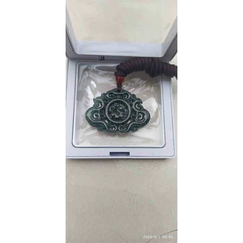Liontin/pendant jade motif Qilin
