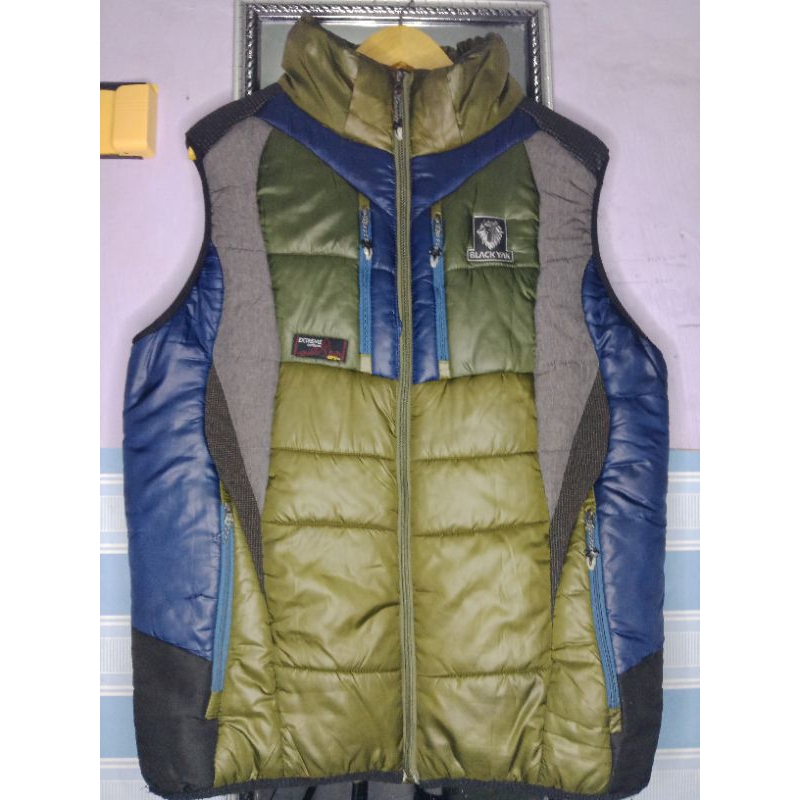 Vest BLACKYAK
