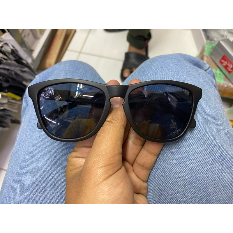 KACAMATA SUNGGALSES OAKLEY FROGSKIN NICKY HAYDEN HITAM LOGO MERAH LENSA HITAM