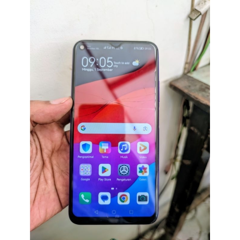 Huawei nova 5t minus glass retak