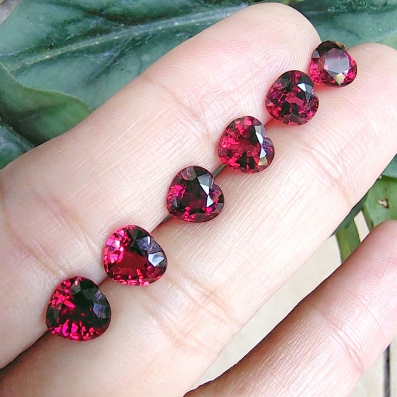 Natural Batu Permata Garnet Cutting Love High Quality - Batu Asli Garnet Bentuk Amor