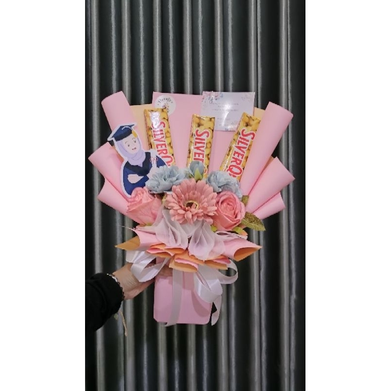 

Buket snack Silverqueen l Kado Sempro Sidang Ulang Tahun Graduation