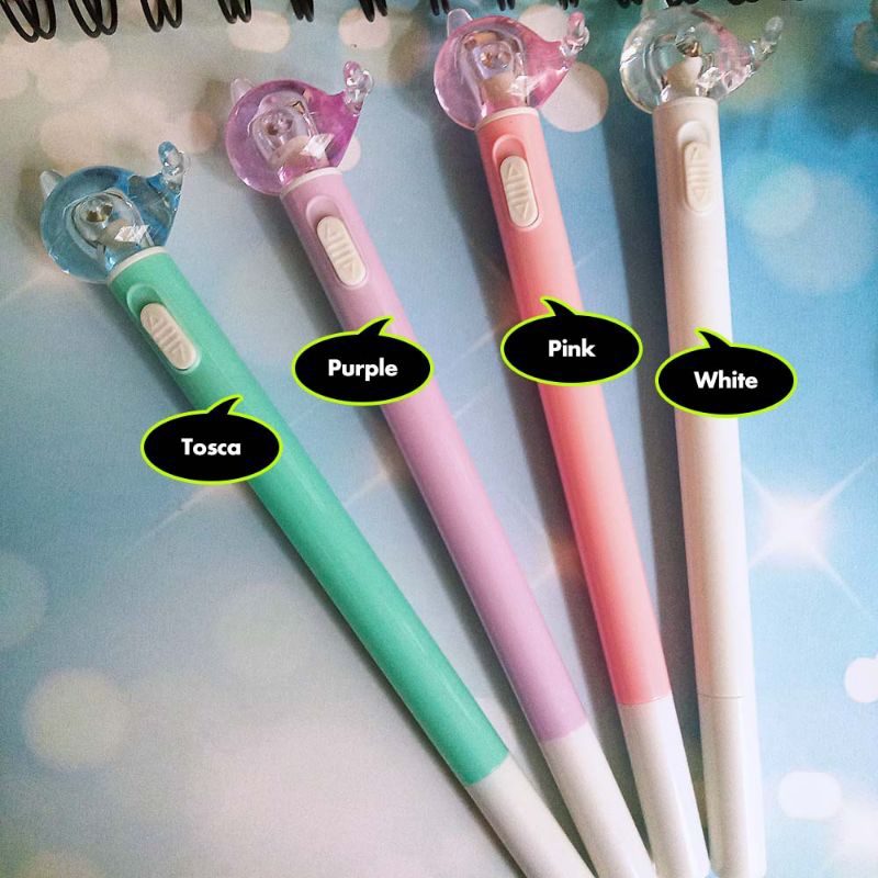 

Pulpen Lampu LED Ikan Paus Bening - Pen lampu warna-warni