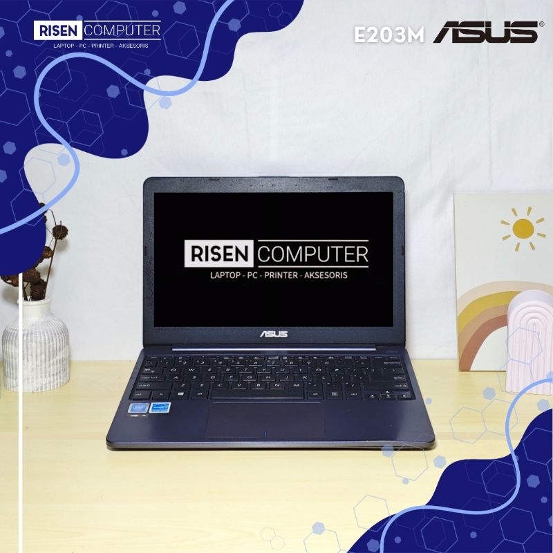 Second LAPTOP ASUS E203M Intel Celeron N4000 RAM 4GB SSD 128GB 11,6 inch Notebook Bekas