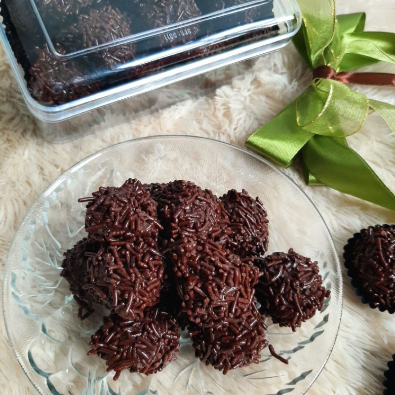 

KUE KERING RAMBUTAN / BOLA BOLA COKLAT MESES/KUKER/KUKER MESES