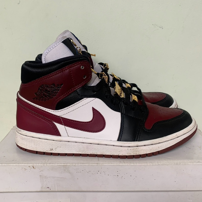 Air Jordan 1 Mid Womens Gold Pendants Beetroot Chain Pedant PRELOVED