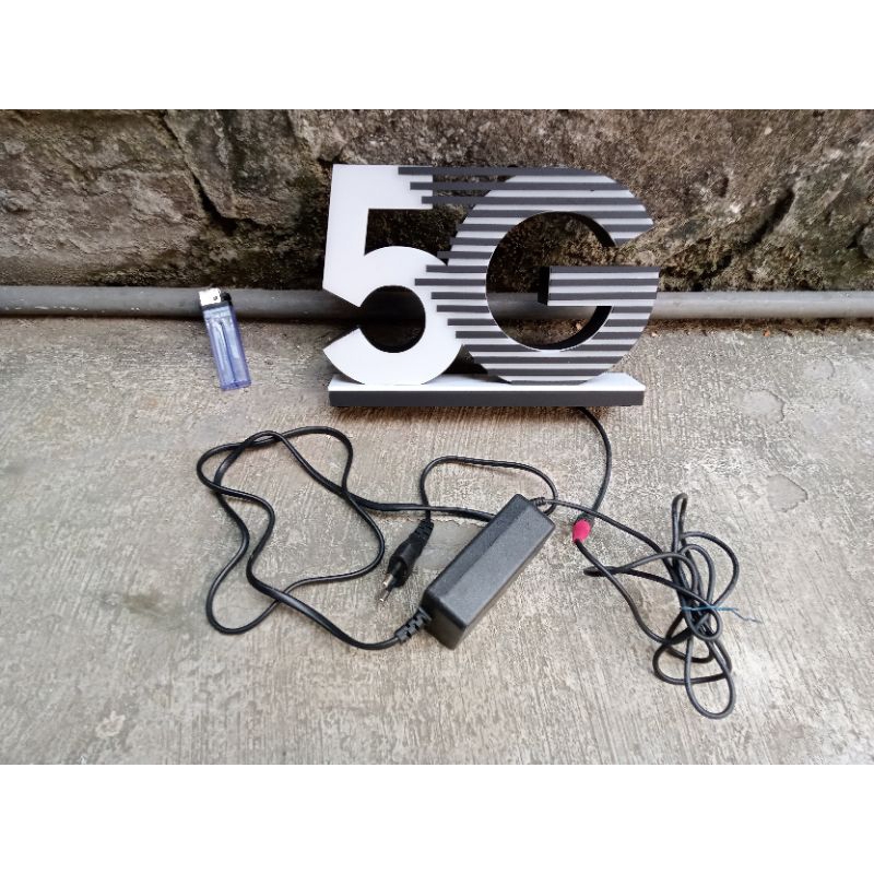 lampu display bekas counter logo 5G 3D signal by LG produk