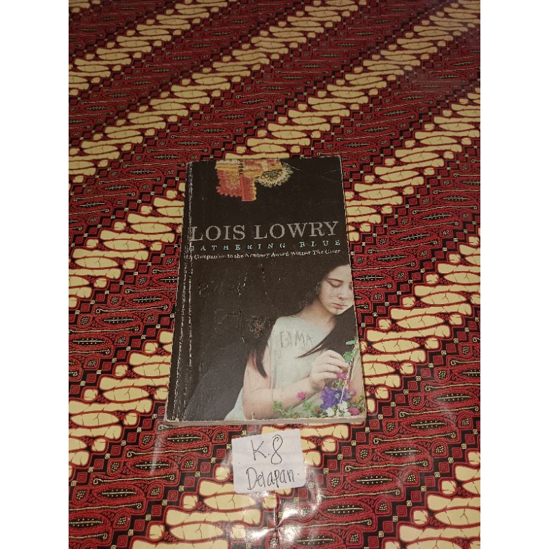 Buku Lois lowry Gathering blue
