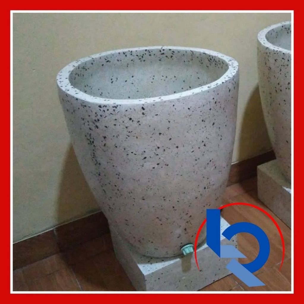 bak mandi minimalis teraso bintik hitam