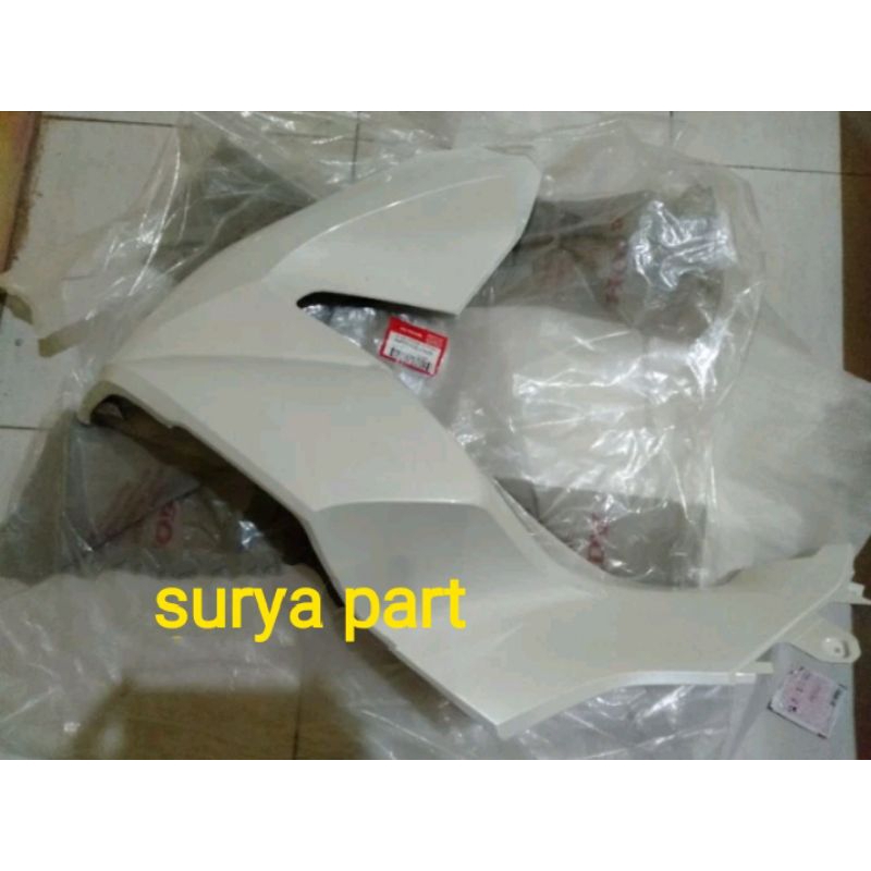 COVER SAYAP KIRI PCX160 PUTIH DEK DEPAN KIRI PUTIH PCX160 ORIGINAL 64502K1ZJ10ZS