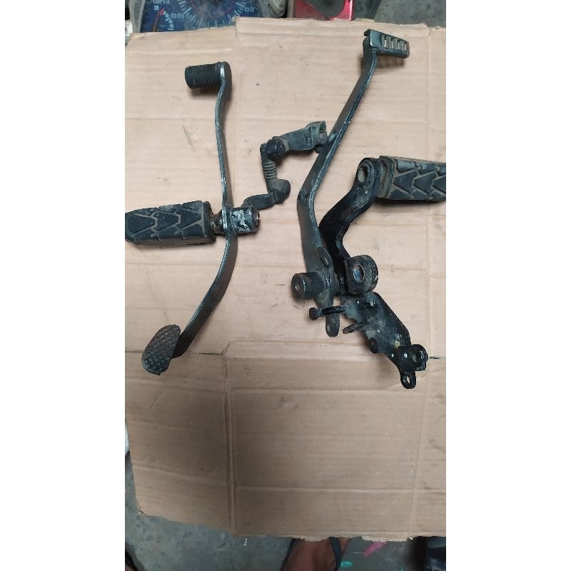 potsetep setep depan pijakan kaki depan Honda Sonic 150 Honda GTR Bekas original