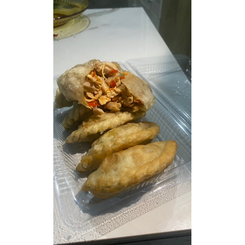 

cireng isi ayam suir