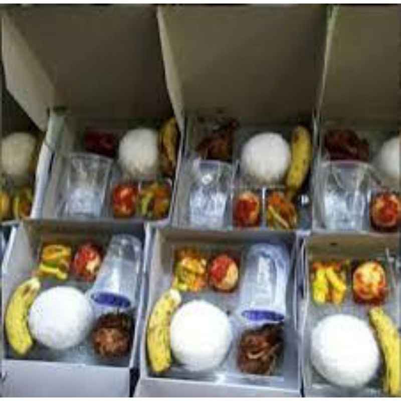 

Nasi Box Jumat Berkah, Amal dan Besek