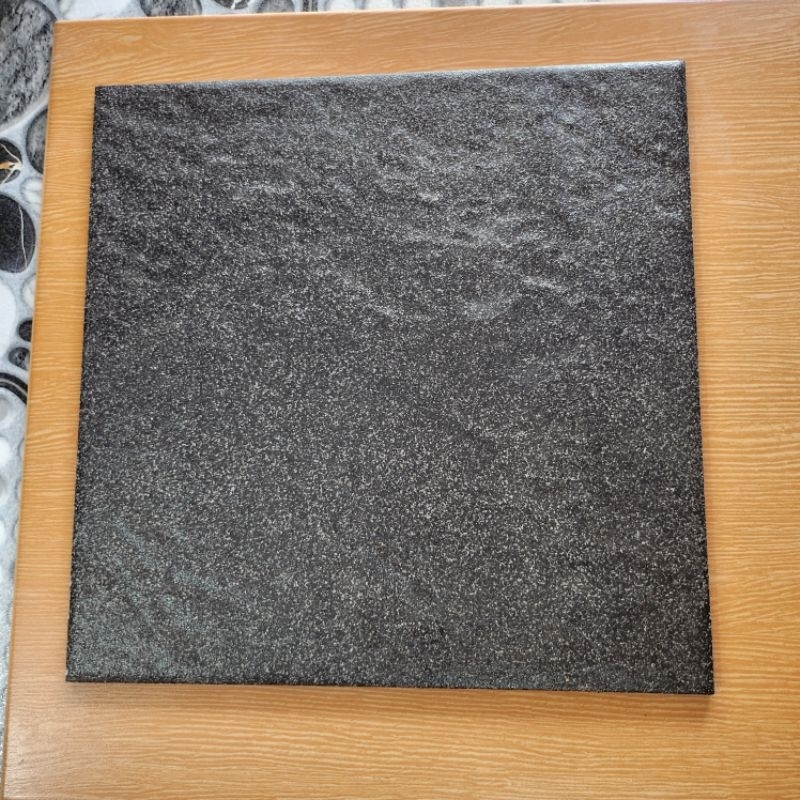 Keramik Lantai Kasar // Hitam Polos